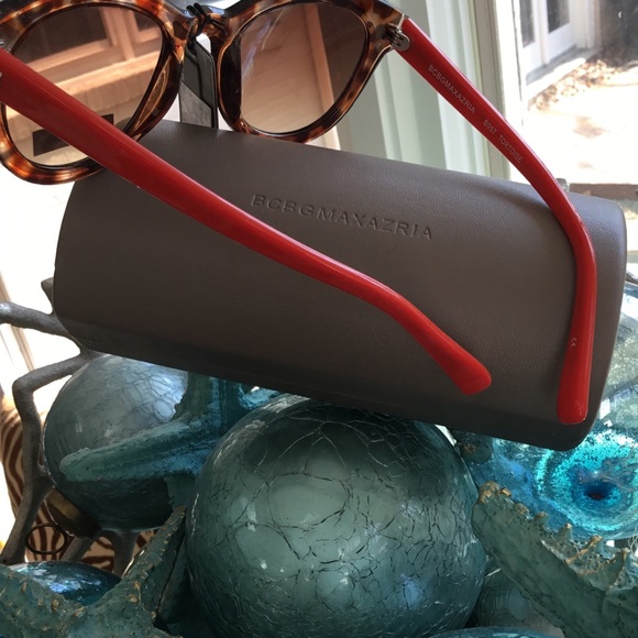 NWT $99 BCBG MaxAzria sunglasses